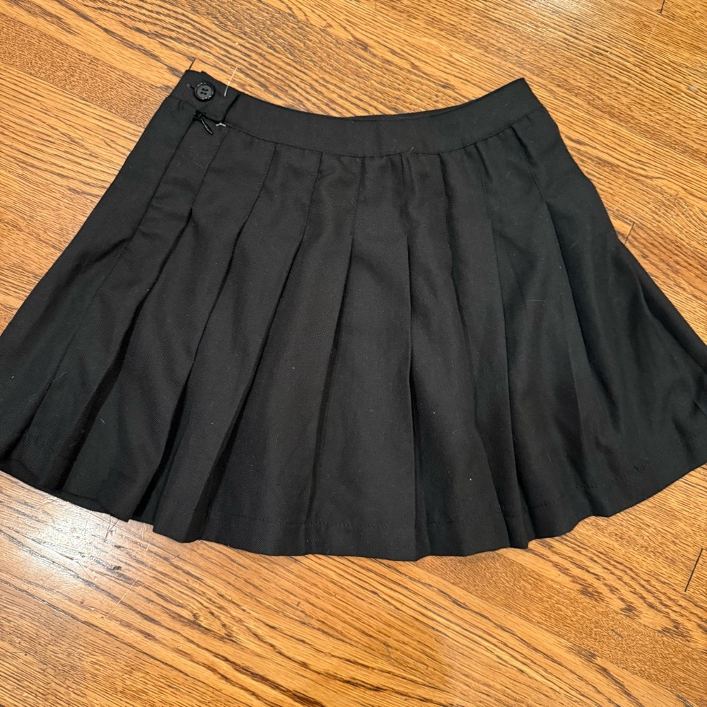 Black Mini Pleated Skirt - Picture 2 of 2
